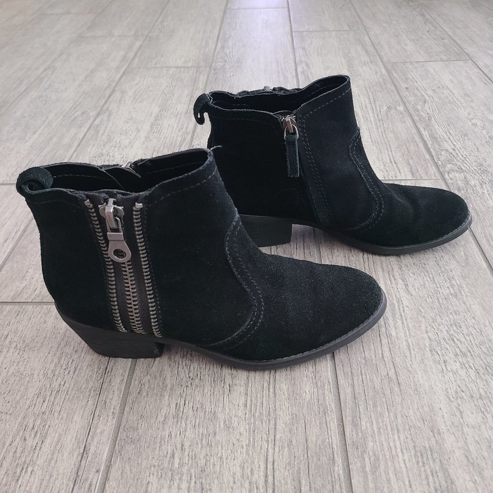 Guess women's ankle boots black suede size 7 M